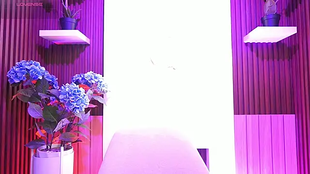 MeganLowell online show from 13, 2, 2026