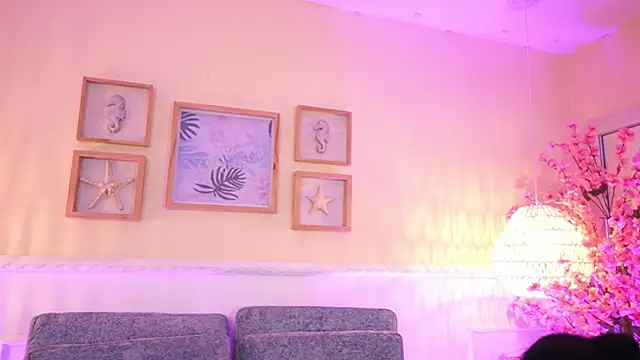 MeganLowell online show from 28, 2, 2026