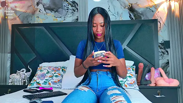 SofiaCopper online show from 28, 11, 2025