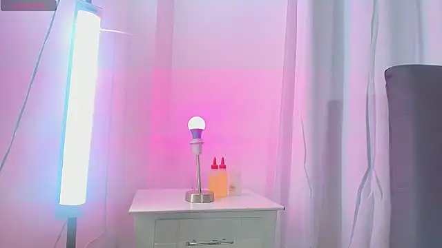 Ebony Pregnant Teen online show from 15, 12, 2025