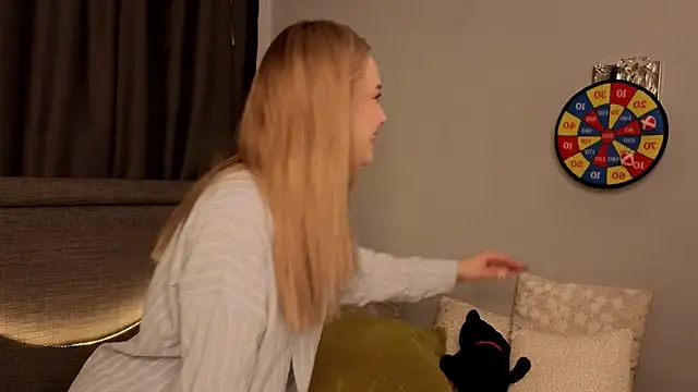 Snapshot of KristleKirst chatting on 7, 2, 2026 KristleKirst online show from 7, 2, 2026