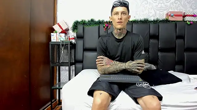 Snapshot of RileyNora chatting on 26, 11, 2025 RileyNora online show from 26, 11, 2025