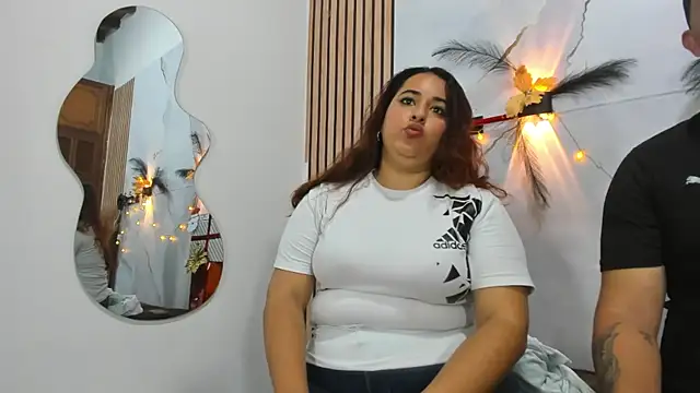 Snapshot of RileyNora chatting on 19, 11, 2025 RileyNora online show from 19, 11, 2025