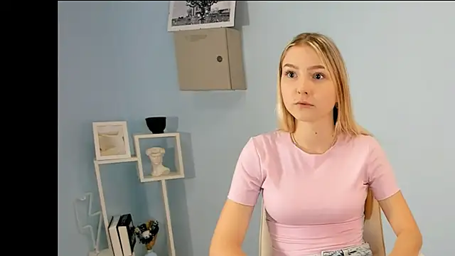 LaunaStrate online show from 23, 11, 2025