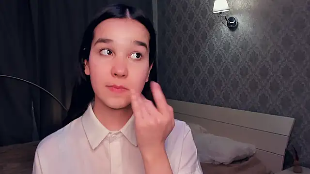 MeliaMelchiori online show from 18, 12, 2025