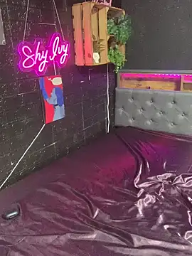 Shy-Ivy online show from 7, 3, 2026