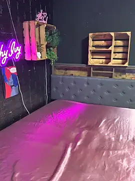 Shy-Ivy online show from 5, 1, 2026