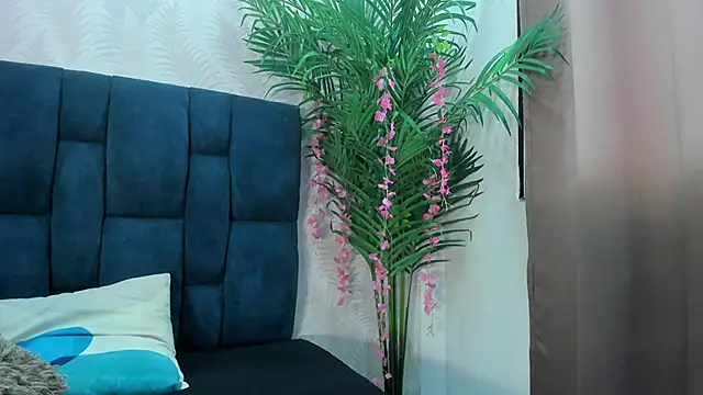 Holly Sly online show from 24, 11, 2025