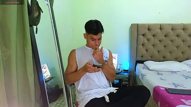 Snapshot of blorelopez chatting on 5, 2, 2026 blorelopez online show from 5, 2, 2026