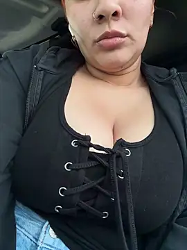 Snapshot of yesslove chatting on 4, 2, 2026 yesslove online show from 4, 2, 2026