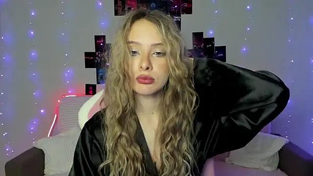 Suzie Q69 online show from 30, 11, 2025