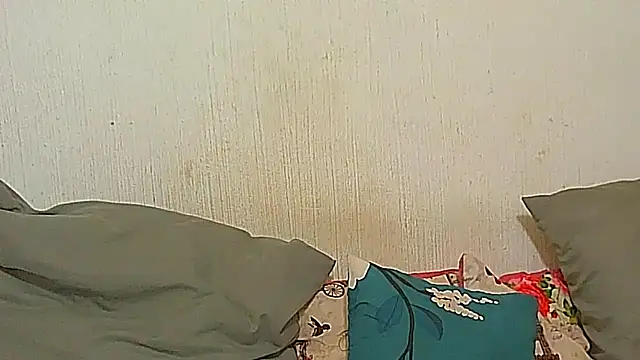 BrunetteNaomi8 online show from 3, 4, 2026