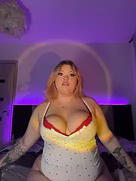 Laylaa Star online show from 19, 11, 2025