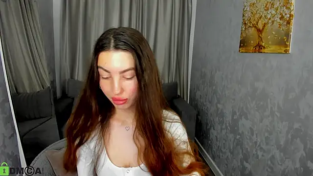 LiraRevery online show from 4, 12, 2025