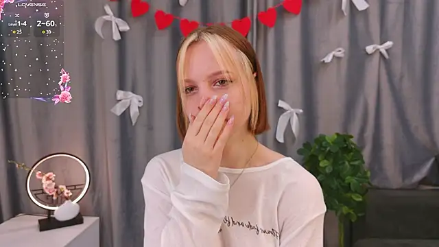 UmbraVelour online show from 15, 2, 2026