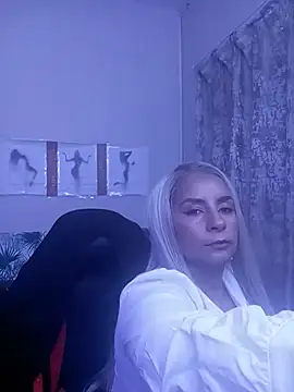 Snapshot of LaReineCleo chatting on 30, 6, 2026 LaReineCleo online show from 30, 6, 2026