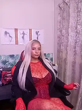 Snapshot of LaReineCleo chatting on 1, 7, 2026 LaReineCleo online show from 1, 7, 2026