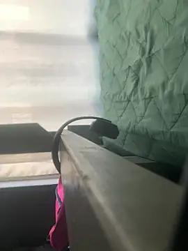 lightskiin thug online show from 18, 11, 2025