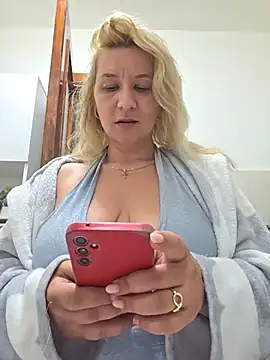 Snapshot of KaylinJan chatting on 20, 6, 2026 KaylinJan online show from 20, 6, 2026