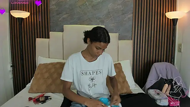 catiusca reyes 03 online show from 17, 3, 2026