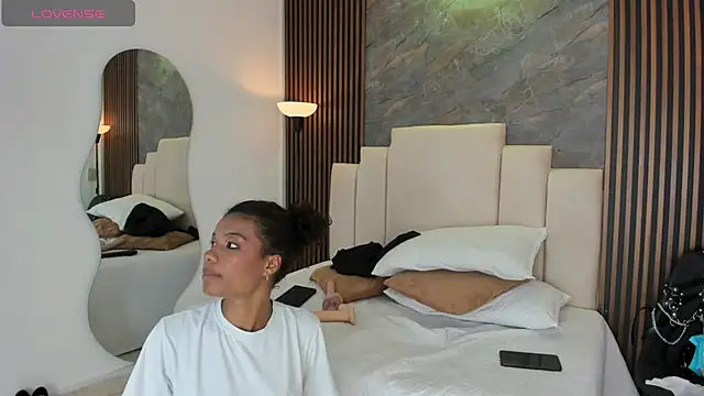 catiusca reyes 03 online show from 15, 4, 2026