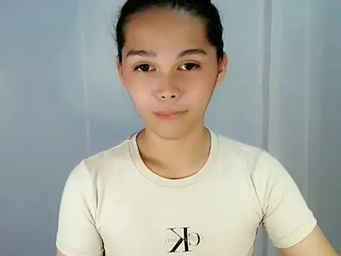 Snapshot of sluttyLeila chatting on 1, 2, 2026 sluttyLeila online show from 1, 2, 2026