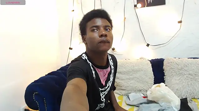 NoahJhonson69 online show from 30, 4, 2026