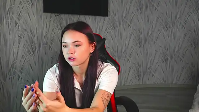 CarleeHake online show from 19, 11, 2025