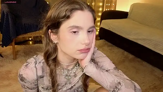 RozanneJordan online show from 10, 4, 2026