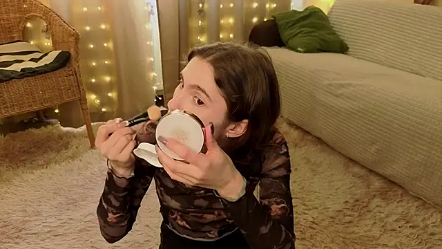 RozanneJordan online show from 10, 6, 2026