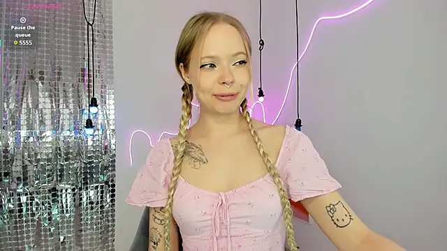 lucy loy online show from 13, 1, 2026