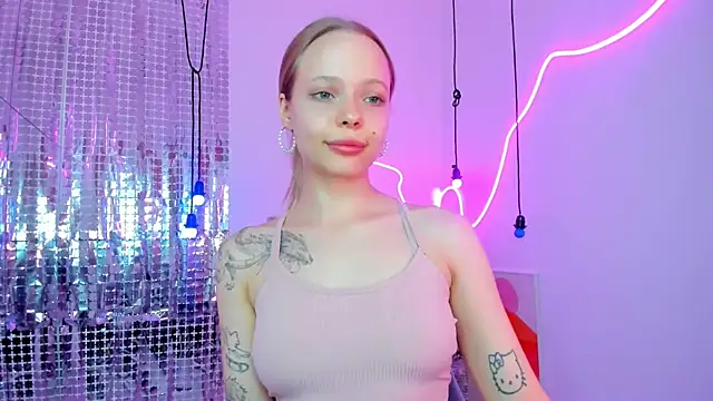 lucy loy online show from 20, 12, 2025