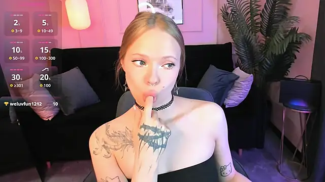 Snapshot of lucy_loy chatting on 26, 5, 2026 lucy loy online show from 26, 5, 2026
