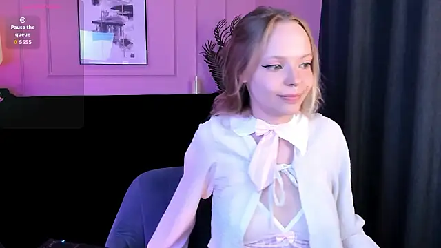 lucy loy online show from 28, 3, 2026