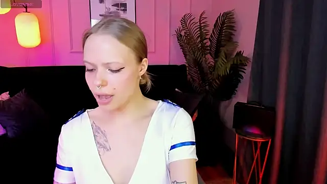 lucy loy online show from 16, 4, 2026