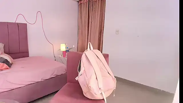 Luna lexy04 online show from 2, 4, 2026