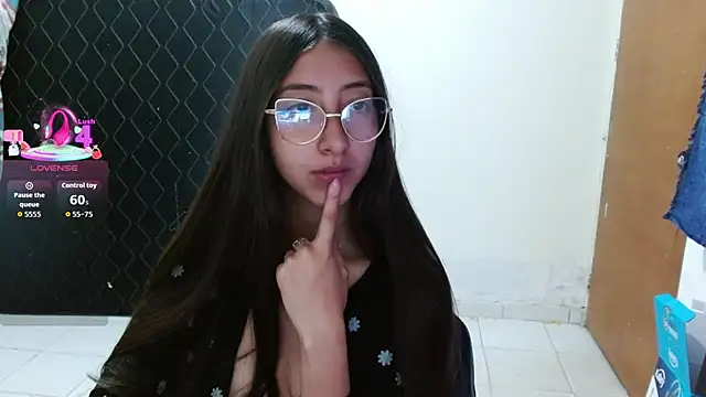 Nanylux online show from 10, 4, 2026