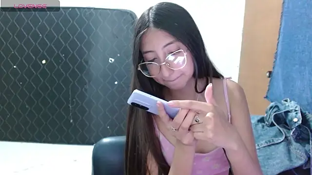 Nanylux online show from 15, 4, 2026