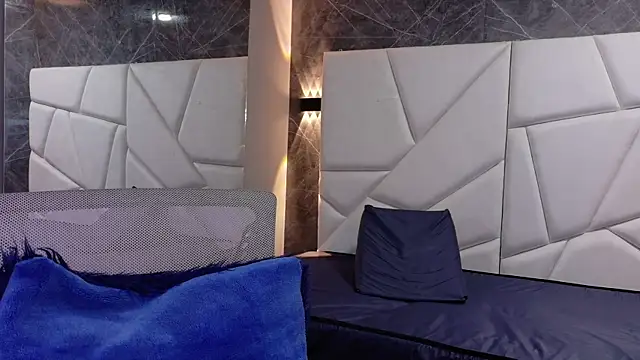 pettymoon1 online show from 18, 12, 2025