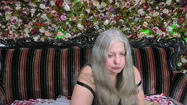 Snapshot of mariabelladonna chatting on 5, 12, 2025 mariabelladonna online show from 5, 12, 2025