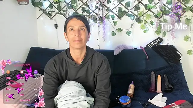 Eva moon5 online show from 6, 1, 2026