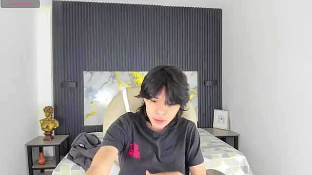 Snapshot of Sylasfrost chatting on 3, 12, 2025 Sylasfrost online show from 3, 12, 2025