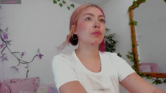 Snapshot of MarieTaylor_ chatting on 8, 7, 2026 MarieTaylor online show from 8, 7, 2026