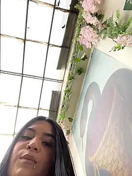 Snapshot of Emily_0-5 chatting on 1, 12, 2025 Emily 0-5 online show from 1, 12, 2025