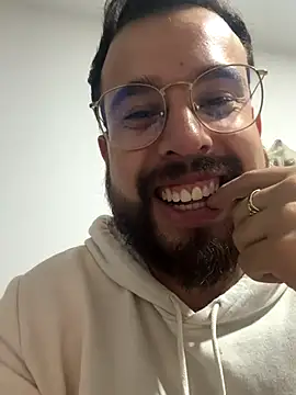 Snapshot of AlejoFernandez_ chatting on 20, 11, 2025 AlejoFernandez online show from 20, 11, 2025