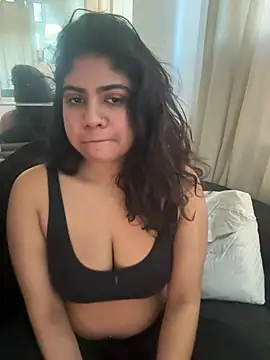 Snapshot of TiaBella_ chatting on 25, 2, 2026 TiaBella online show from 25, 2, 2026