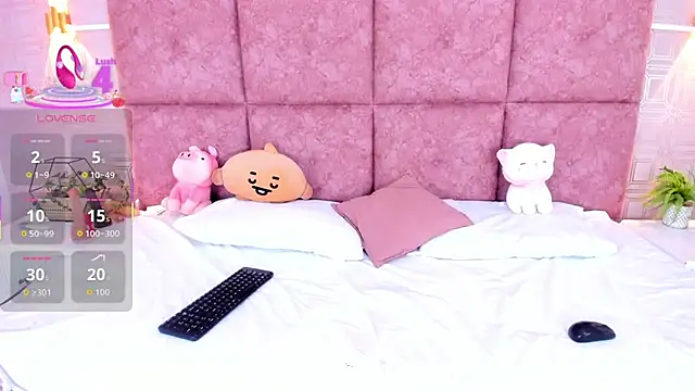 NathalieRoss1 online show from 16, 4, 2026