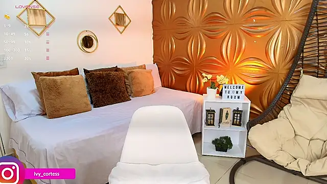 Ivycortes online show from 19, 12, 2025