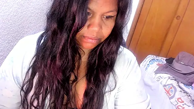 ebonycamelia online show from 15, 4, 2026