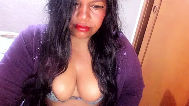 Snapshot of ebonycamelia chatting on 7, 6, 2026 ebonycamelia online show from 7, 6, 2026
